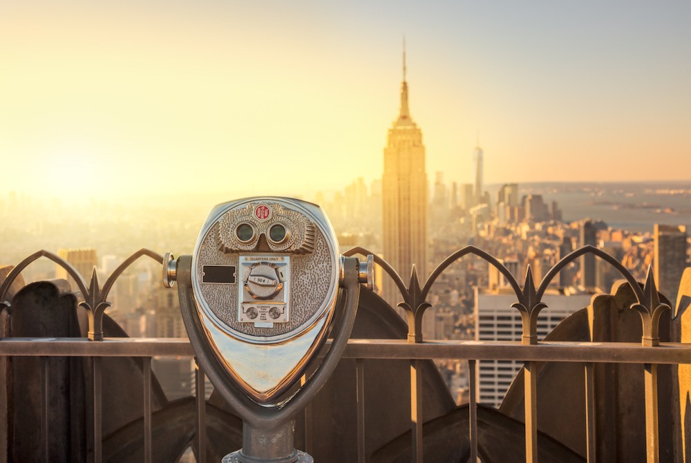 AdobeStock_NewYorkbinoculars