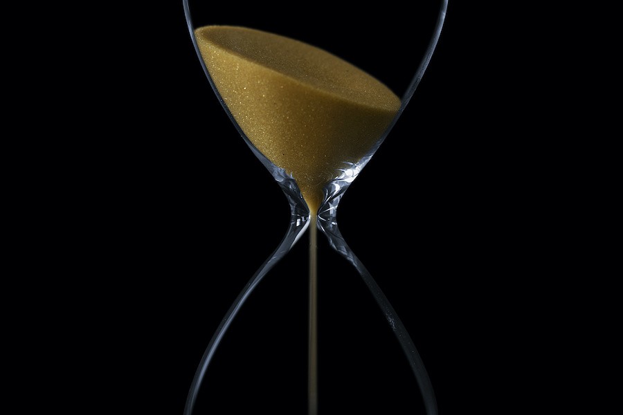 AdobeStock_hourglass